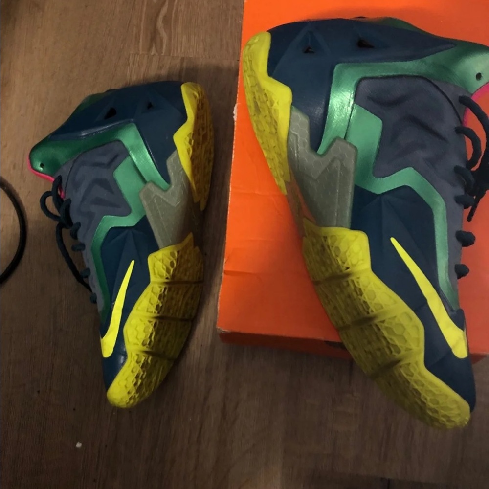 Lebron 11s - Picture 2 of 3